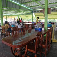 บรรยากาศ เจ๊ไพ กุ้งเป็น บางเลน