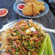ไก่ลุงป้อม