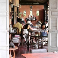 บรรยากาศ The Art Coffee House & Gallery