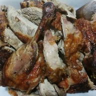 เมนูของร้าน เป็ดย่างจ่าเฉิด ตลาดสามชุก