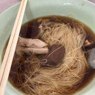 เมนูของร้าน ก๋วยเตี๋ยวเป็ด ดินแดง