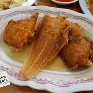 เมนูของร้าน ครัวเจ๊แมว ปากน้ำปราณ