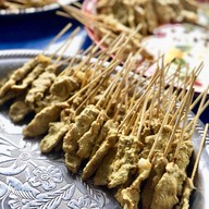 หมูสะเต๊ะแม่กุหลาบ ตลาดเทศบันเทิง ตลาดเทศบันเทิง