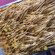 หมูสะเต๊ะแม่กุหลาบ ตลาดเทศบันเทิง ตลาดเทศบันเทิง