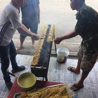 หมูสะเต๊ะแม่กุหลาบ ตลาดเทศบันเทิง ตลาดเทศบันเทิง