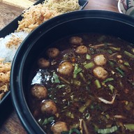 ลวกถ้วย เตี๋ยวเรือ แฮปปี้แลนด์