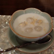 ข้างในเป็นมะพร้าวหวานหอมอร่อย