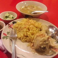 เมนูของร้าน คุณเล็กข้าวหมกไก่ ท่าน้ำถนนตก เจ้าเก่า 80 ปี