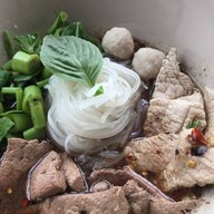 ก๋วยเตี๋ยวเรือนายหนุ่ม สูตร ป.ประทีป สาขาเรียบทางด่วน Ministrant Mini&service - ศูนย์มินิเลียบด่วนเอกมัย-รามอินทรา