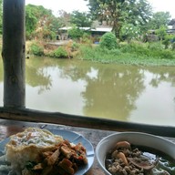 บรรยากาศ ป้าตามสั่ง