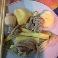 เมนูของร้าน จิ้มจุ่มบุฟเฟ่ต์ร้อยเอ็ด