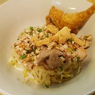 เมนูของร้าน ก๋วยเตี๋ยวตรอกโรงหมู ซอยสุกร