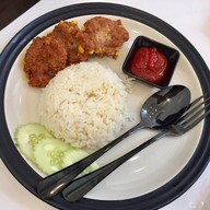 เมนูของร้าน Charm Eatery & Cafe