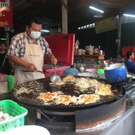 หอยทอดหน้าวัดท่าพูด