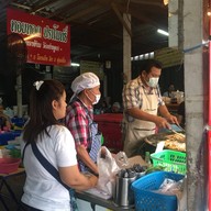 หอยทอดหน้าวัดท่าพูด