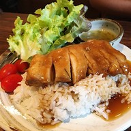 ข้าวไก่อบซอสเสาวรส