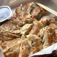 Gyoza Factory ซ.มีสทีน - ตลาดกำไรเงิน