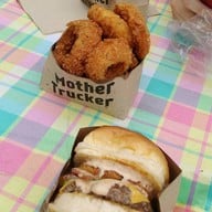 เมนูของร้าน Mother Trucker Burger