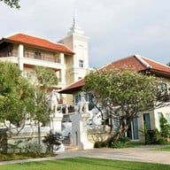 ดอ-ชฎารีสอร์ทบายเดอะซี