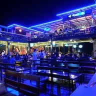 บรรยากาศ 304 Station 1