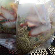 เมนูของร้าน บะหมี่เกี๊ยว ตู้ไปรษณีย์ยักษ์