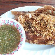 เมนูของร้าน เจ๊ราตรีแกงป่า