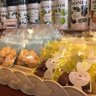 Ma-Meaw Coffee & Bakery