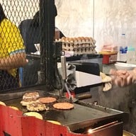 บรรยากาศ Burger Bravo 2