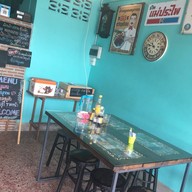 บรรยากาศ อ๋อขวัญเรือน ซื้อหน้าร้านถูกกว่า ซอยขวัญเรือน