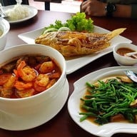 At Tree Resort & Restaurant