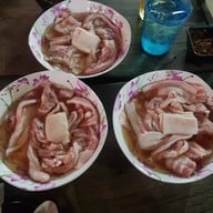 เมนูของร้าน นำขบวนเนื้อย่างเกาหลี