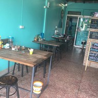 บรรยากาศ อ๋อขวัญเรือน ซื้อหน้าร้านถูกกว่า ซอยขวัญเรือน