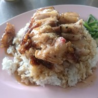 เมนูของร้าน ข้าวหมูแดงชินกิจ เขต 8 ตลาดนัดยรรยง
