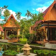 เกาะกูดอ่าวพร้าวบีชรีสอร์ท