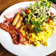 Rhino Restaurant @phuripai Villa