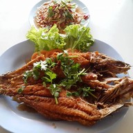 เมนูของร้าน ครัวริมน้ำ บ้านสร้าง