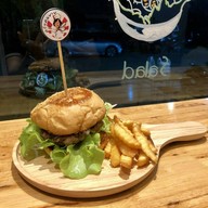 Steak Kruakunyai โรงโป๊ะ ศรีราชา