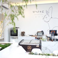 WHITE  bake.wine.cafe
