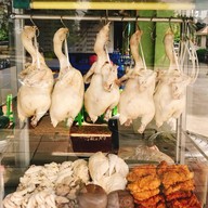 อ้วน ข้าวมันไก่ ถนนคู้บอน