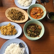 ข้าวแกงครัวนกน้อย