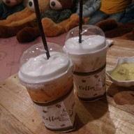 เมนูของร้าน Between Us Cafe’