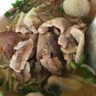 เมนูของร้าน ก๋วยเตี๋ยวลูกชิ้นล้วน 2