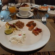 ใส้กรอกไม่อิน ขนมจีนจืดๆ ไม่อิน ข้าวคลุกกระปิ ฟินมากๆ หอม กระปิอ่อนๆ 