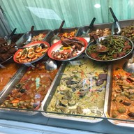 เฮียหงีข้าวราดแกงสันติธรรม Hiangee rice with curry, Santitham สันติธรรม