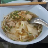 เมนูของร้าน ก๋วยเตี๋ยวลูกชิ้นหมู นายฮั่งเพ้ง