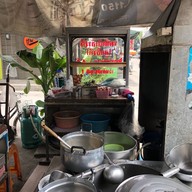 บรรยากาศ ราดหน้าร้านชิ้งกี่ บางซื่อ