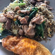 เมนูของร้าน ราดหน้าร้านชิ้งกี่ บางซื่อ