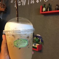 ร้านสะพานลอย อาหารและกาแฟสด