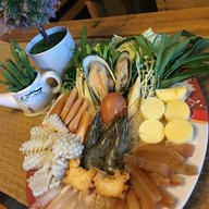 ร้านสะพานลอย อาหารและกาแฟสด