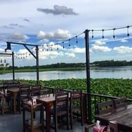 บรรยากาศ บ้านระเบียงบึง เทพรักษ์ 36